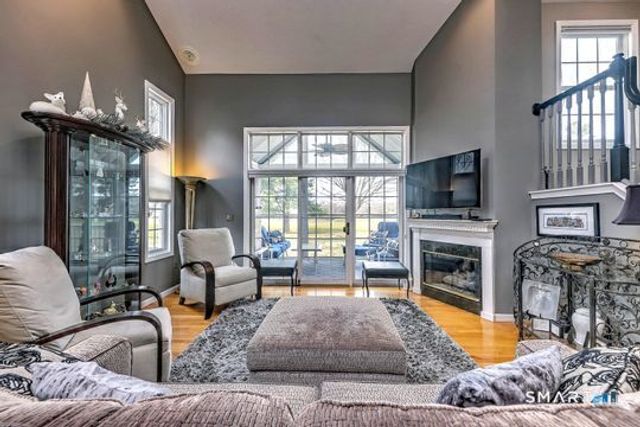 11 Priorwood Gardens 11, Cromwell, CT 06416