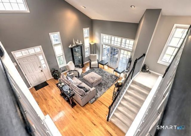 11 Priorwood Gardens 11, Cromwell, CT 06416