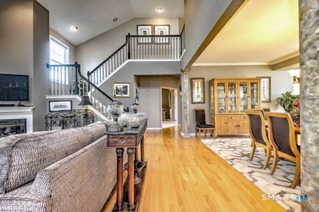 11 Priorwood Gardens 11, Cromwell, CT 06416