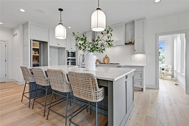 17717 Knox Street, Overland Park, KS 66221