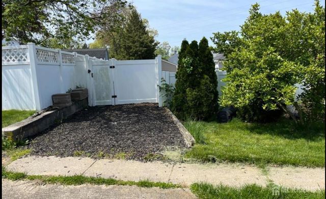 42 Albert Drive, Sayreville, NJ 08859