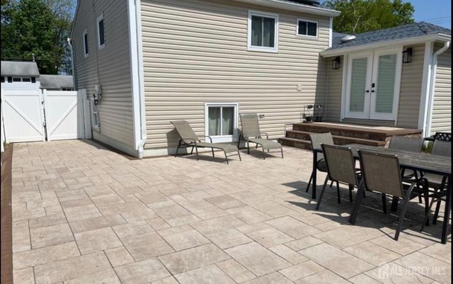 42 Albert Drive, Sayreville, NJ 08859