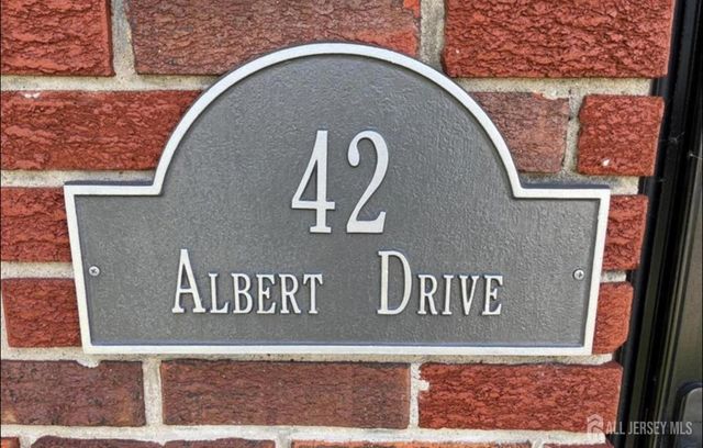 42 Albert Drive, Sayreville, NJ 08859