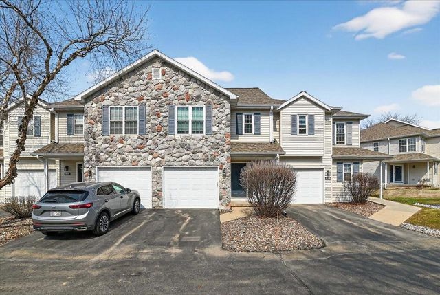 213 N Musket Ridge Drive, Sun Prairie, WI 53590