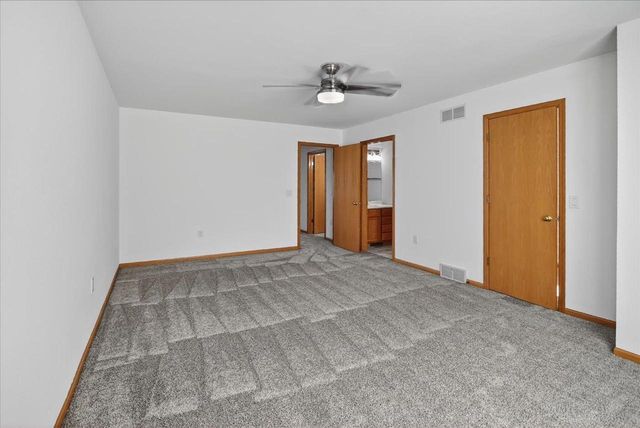 213 N Musket Ridge Drive, Sun Prairie, WI 53590