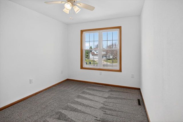 213 N Musket Ridge Drive, Sun Prairie, WI 53590