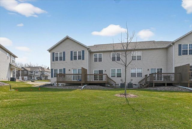 213 N Musket Ridge Drive, Sun Prairie, WI 53590