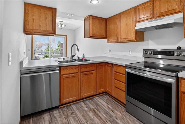 213 N Musket Ridge Drive, Sun Prairie, WI 53590