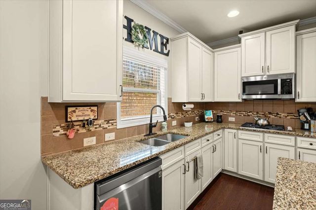 5472 Heatherbrooke Drive NW, Acworth, GA 30101