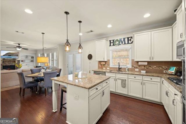 5472 Heatherbrooke Drive NW, Acworth, GA 30101