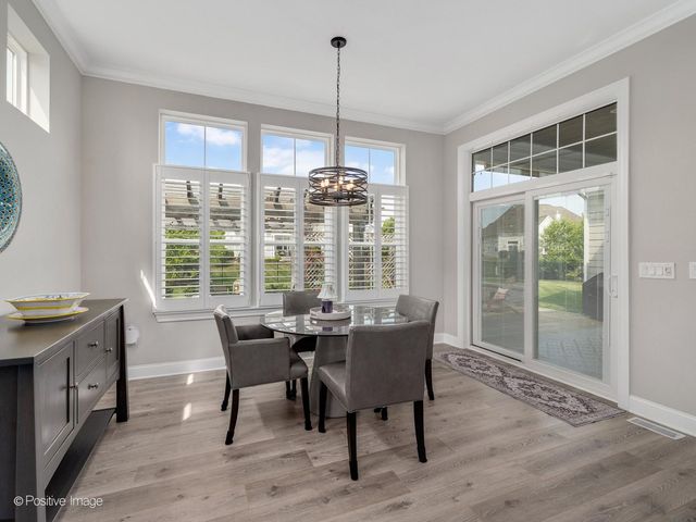 1135 Hilldale Drive, St. Charles, IL 60175
