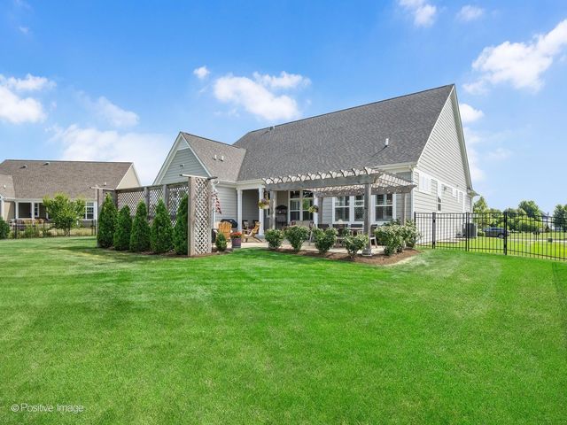 1135 Hilldale Drive, St. Charles, IL 60175