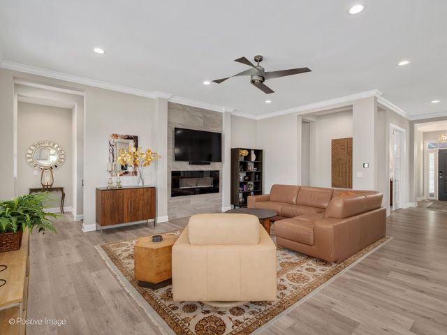 1135 Hilldale Drive, St. Charles, IL 60175