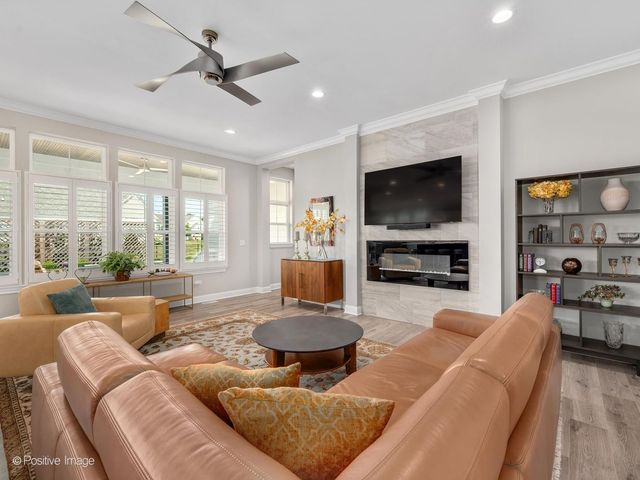 1135 Hilldale Drive, St. Charles, IL 60175