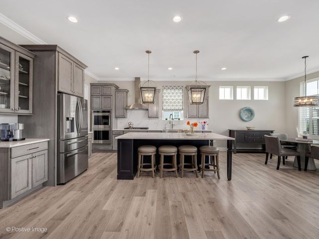 1135 Hilldale Drive, St. Charles, IL 60175