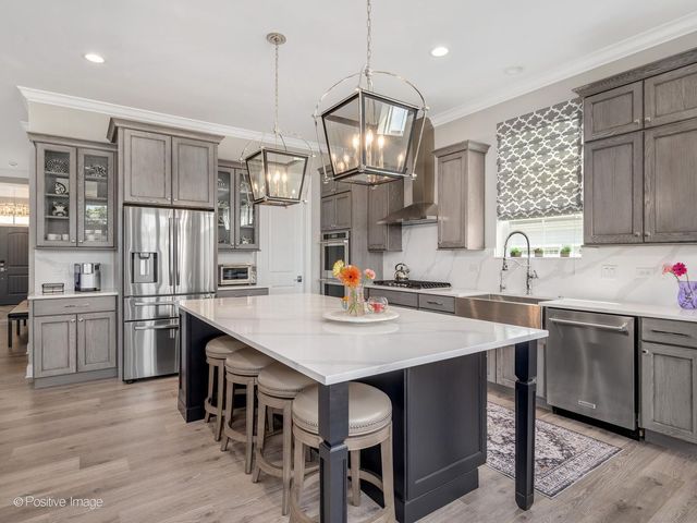 1135 Hilldale Drive, St. Charles, IL 60175