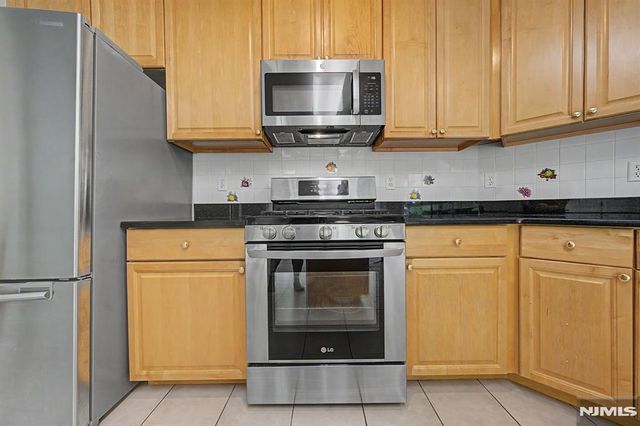 1 Skytop Ridge, Oakland, NJ 07436
