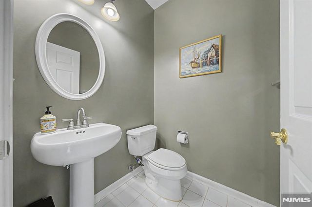 1 Skytop Ridge, Oakland, NJ 07436