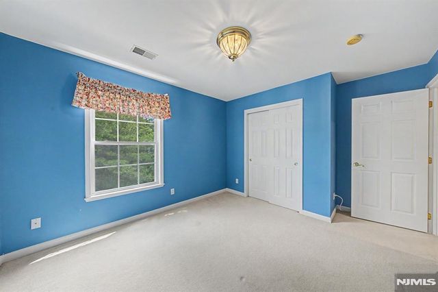 1 Skytop Ridge, Oakland, NJ 07436