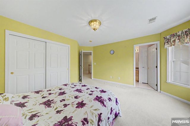 1 Skytop Ridge, Oakland, NJ 07436