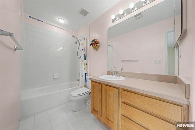 1 Skytop Ridge, Oakland, NJ 07436