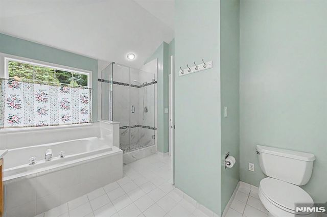 1 Skytop Ridge, Oakland, NJ 07436