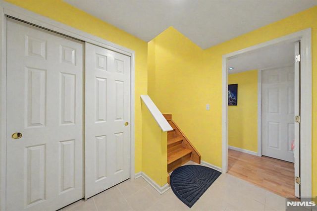 1 Skytop Ridge, Oakland, NJ 07436