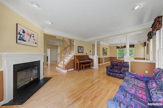 1 Skytop Ridge, Oakland, NJ 07436