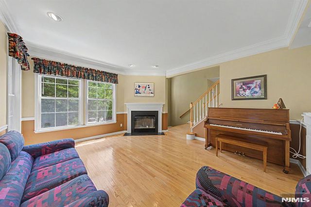 1 Skytop Ridge, Oakland, NJ 07436
