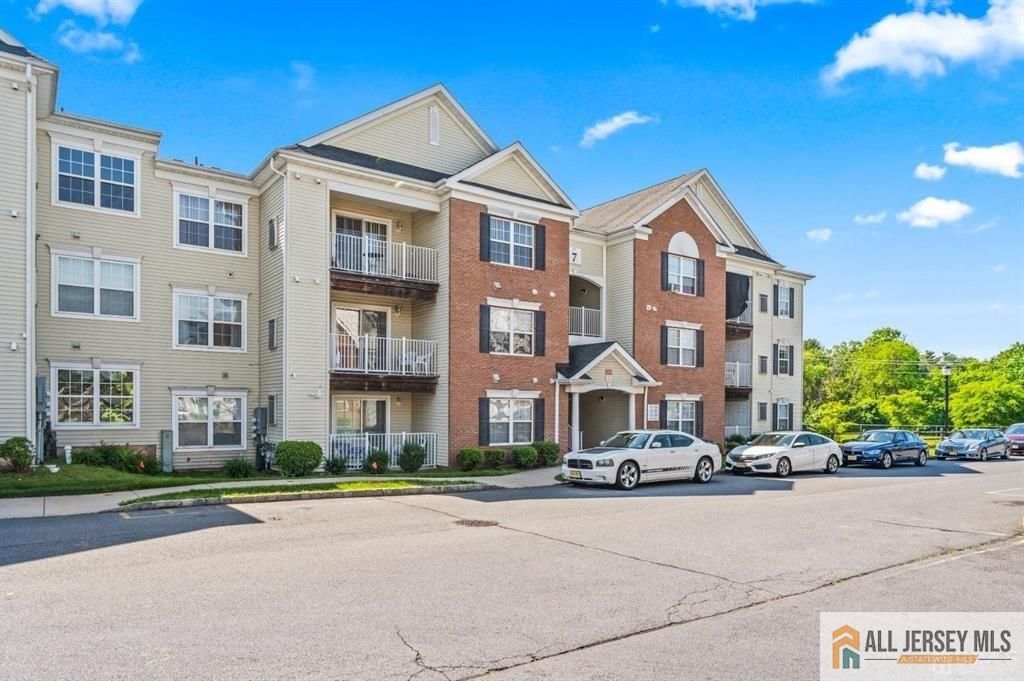 726 Cedar Court 726, New Brunswick, NJ 08901