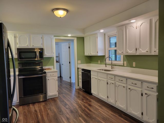 1452 Stadium Drive, Seymour, IN 47274