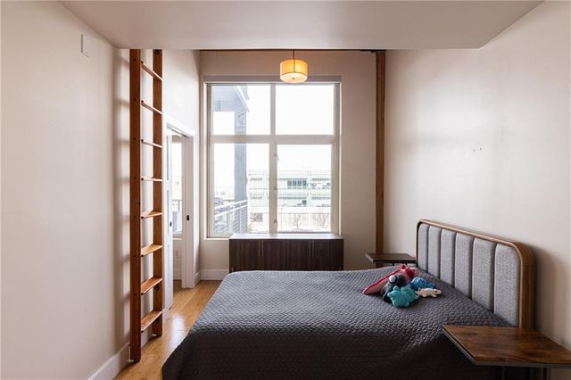 210 W 5TH Street 203, Kansas City, MO 64105