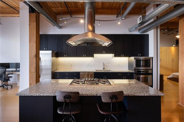 210 W 5TH Street 203, Kansas City, MO 64105