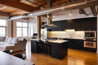 210 W 5TH Street 203, Kansas City, MO 64105