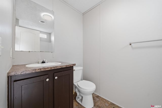 3709 NW Ebony Court, Lincoln, NE 68521