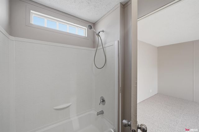 3709 NW Ebony Court, Lincoln, NE 68521