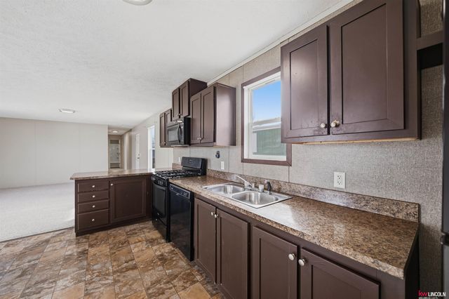 3709 NW Ebony Court, Lincoln, NE 68521