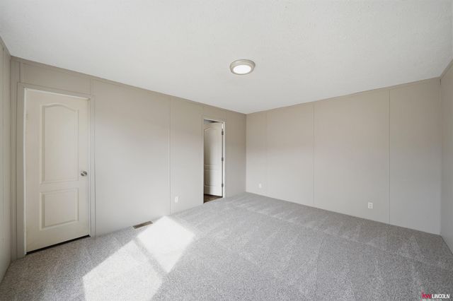 3709 NW Ebony Court, Lincoln, NE 68521