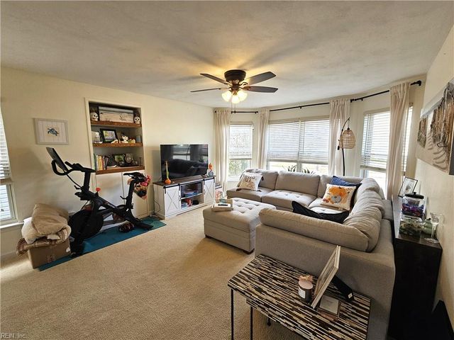 9628 Grove AVE, Norfolk, VA 23503