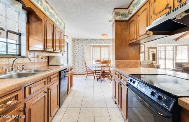 1007 Dautreuil Lane, St. Martinville, LA 70582