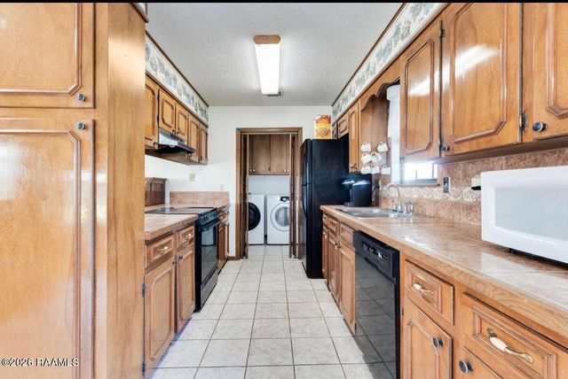 1007 Dautreuil Lane, St. Martinville, LA 70582
