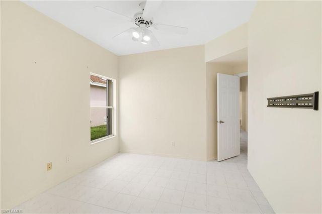 2053 Crown Pointe BLVD, Naples, FL 34112