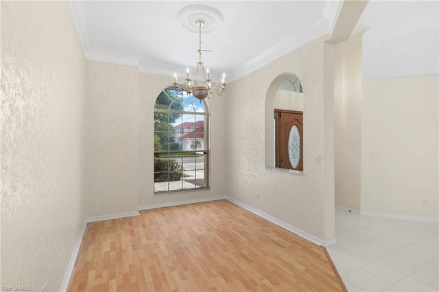 2053 Crown Pointe BLVD, Naples, FL 34112