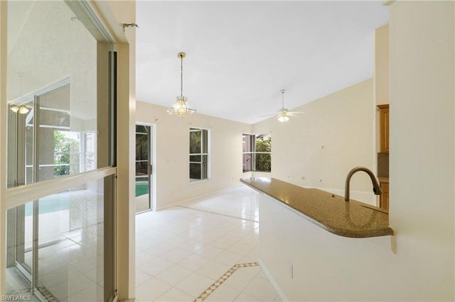 2053 Crown Pointe BLVD, Naples, FL 34112