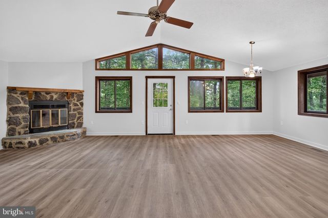 213 MORRIE DR, Basye, VA 22810