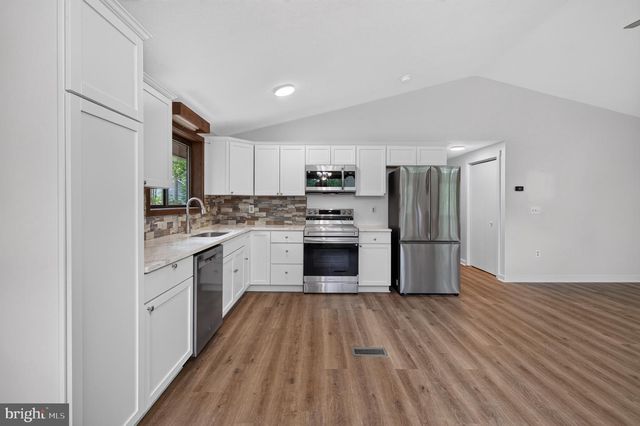 213 MORRIE DR, Basye, VA 22810