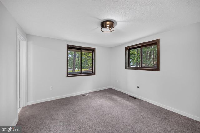 213 MORRIE DR, Basye, VA 22810