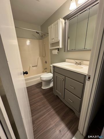 512 Twin Circle Drive 512, South Windsor, CT 06074