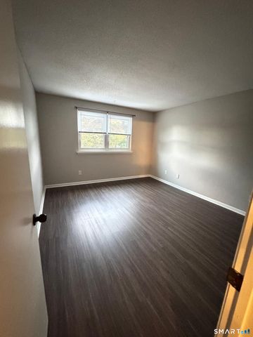 512 Twin Circle Drive 512, South Windsor, CT 06074