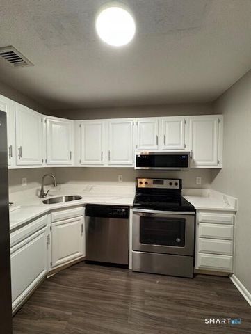 512 Twin Circle Drive 512, South Windsor, CT 06074